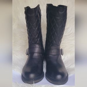 Woman's Skechers mid-calf boots US 7